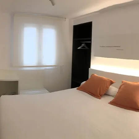 Sombrereria Rimbombin アパート